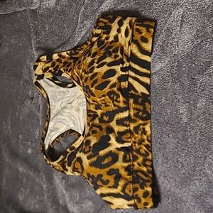 3/$15🚨Leopard Print Active TOP ONLY  L/XL